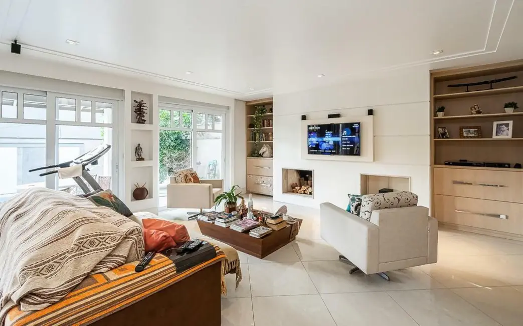 Casa de Condomínio com 5 quartos à venda, 375m2 em Jardim Carvalho, Porto Alegre - RS - imagem 3 Foto 3 de Casa de Condomínio com 5 quartos à venda, 375m2 em Jardim Carvalho, Porto Alegre - RS