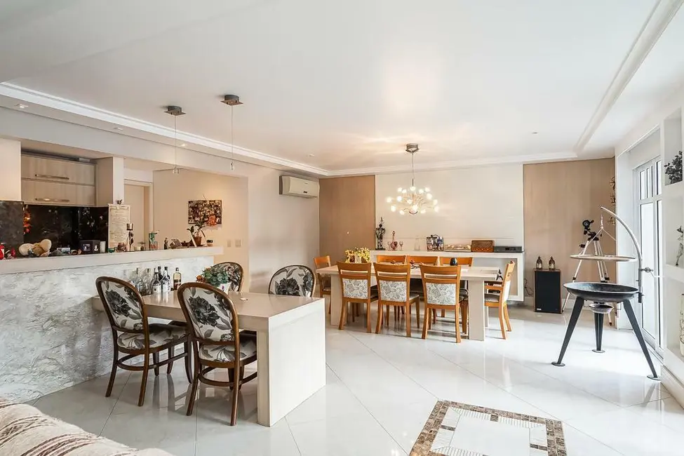 Casa de Condomínio com 5 quartos à venda, 375m2 em Jardim Carvalho, Porto Alegre - RS - imagem 6 Foto 6 de Casa de Condomínio com 5 quartos à venda, 375m2 em Jardim Carvalho, Porto Alegre - RS