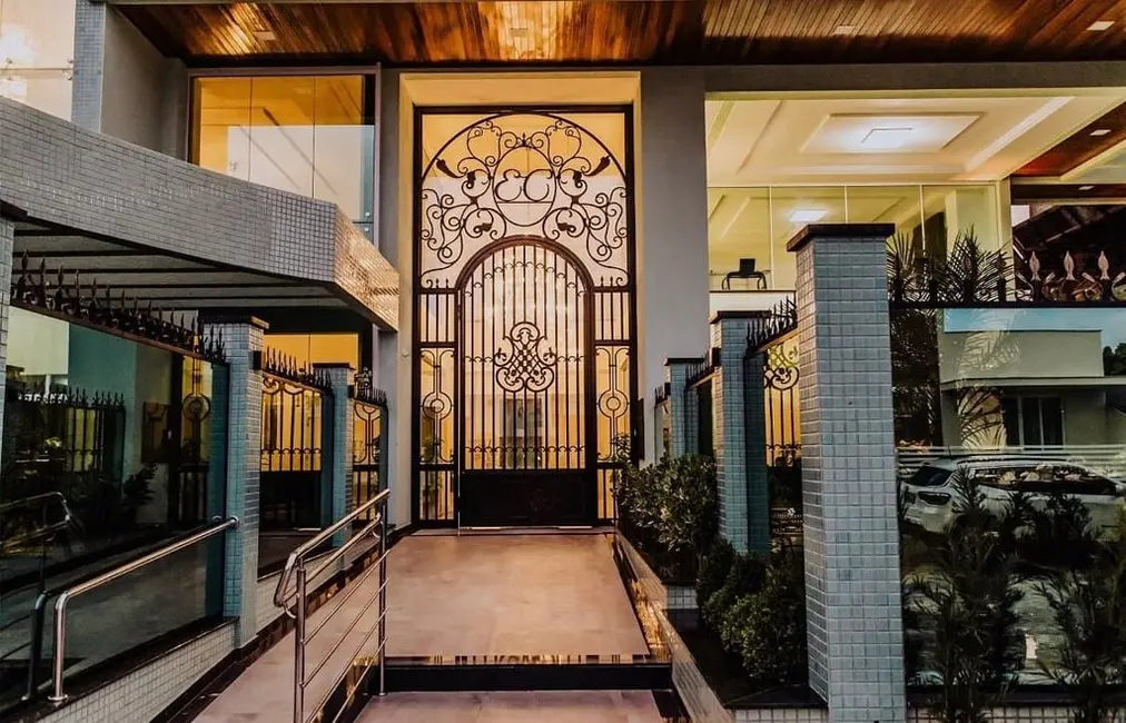 Foto 5 de Apartamento com 2 quartos à venda, 74m2 em Bombinhas - SC