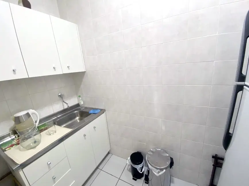 Sala Comercial à venda, 95m2 em Centro Histórico, Porto Alegre - RS - imagem 9 Foto 9 de Sala Comercial à venda, 95m2 em Centro Histórico, Porto Alegre - RS