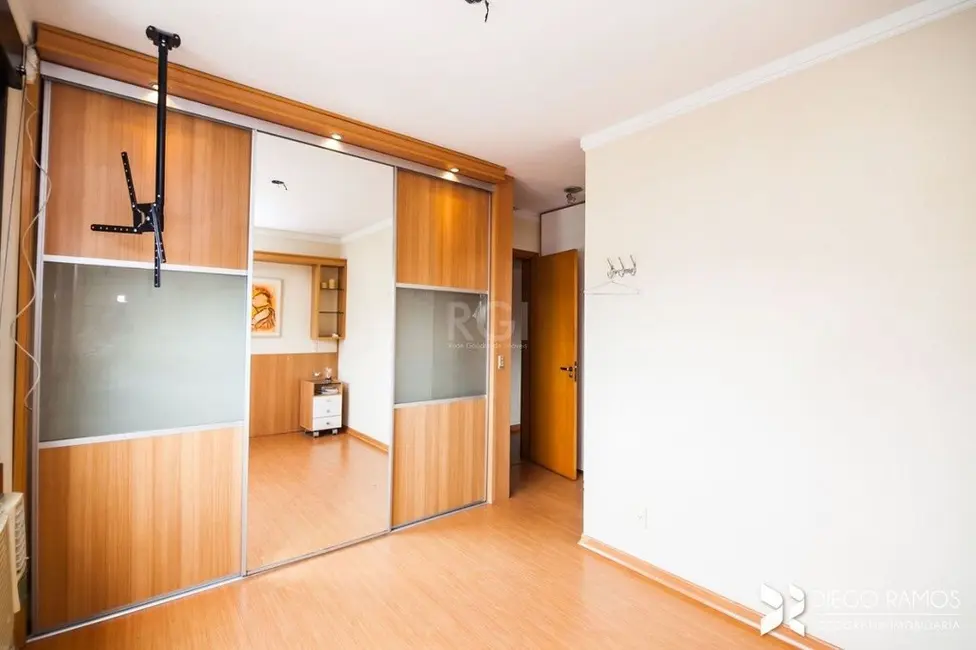 Apartamento com 3 quartos à venda, 86m2 em Praia de Belas, Porto Alegre - RS - imagem 8 Foto 8 de Apartamento com 3 quartos à venda, 86m2 em Praia de Belas, Porto Alegre - RS
