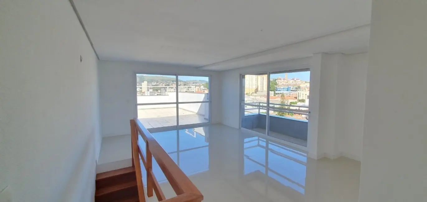 Cobertura com 2 quartos à venda, 161m2 em Santana, Porto Alegre - RS - imagem 6 Foto 6 de Cobertura com 2 quartos à venda, 161m2 em Santana, Porto Alegre - RS