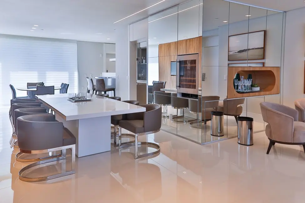 Apartamento com 4 quartos à venda, 365m2 em Centro, Balneario Camboriu - SC - imagem 6 Foto 6 de Apartamento com 4 quartos à venda, 365m2 em Centro, Balneario Camboriu - SC