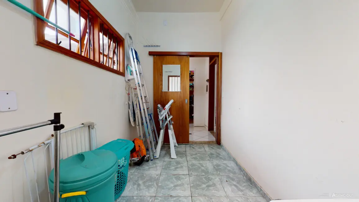 Foto 9 de Casa com 3 quartos à venda, 300m2 em Porto Alegre - RS