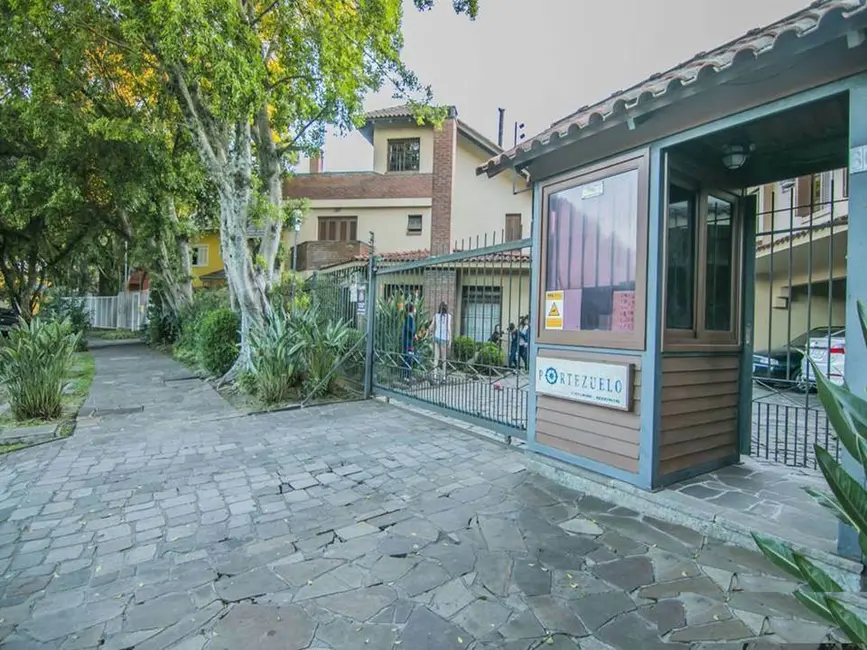 Foto 3 de Sobrado com 3 quartos à venda, 206m2 em Ipanema, Porto Alegre - RS