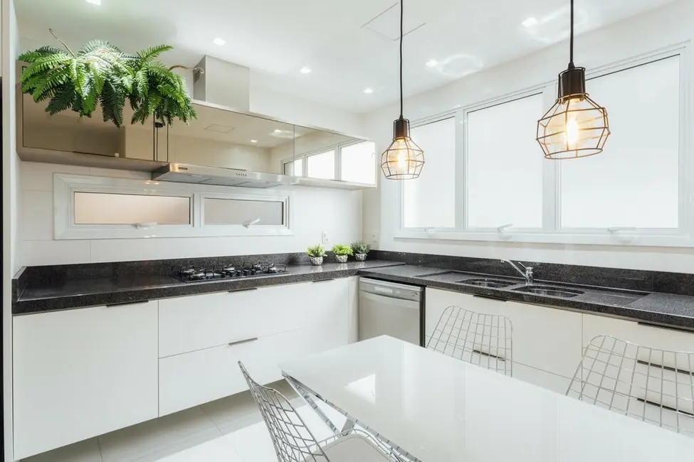 Apartamento com 3 quartos à venda, 137m2 em Petrópolis, Porto Alegre - RS - imagem 3 Foto 3 de Apartamento com 3 quartos à venda, 137m2 em Petrópolis, Porto Alegre - RS