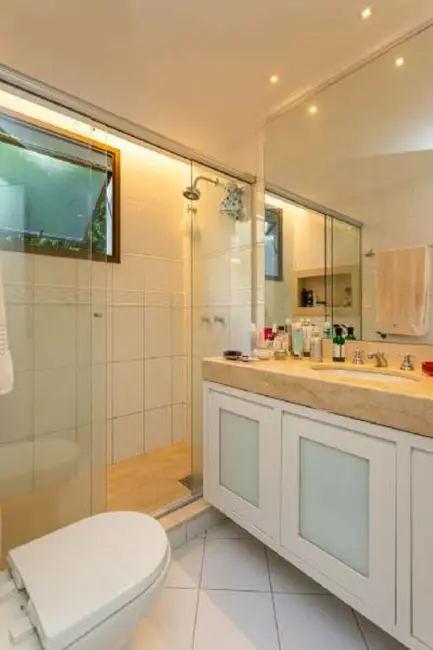 Apartamento com 3 quartos à venda, 125m2 em Menino Deus, Porto Alegre - RS - imagem 8 Foto 8 de Apartamento com 3 quartos à venda, 125m2 em Menino Deus, Porto Alegre - RS