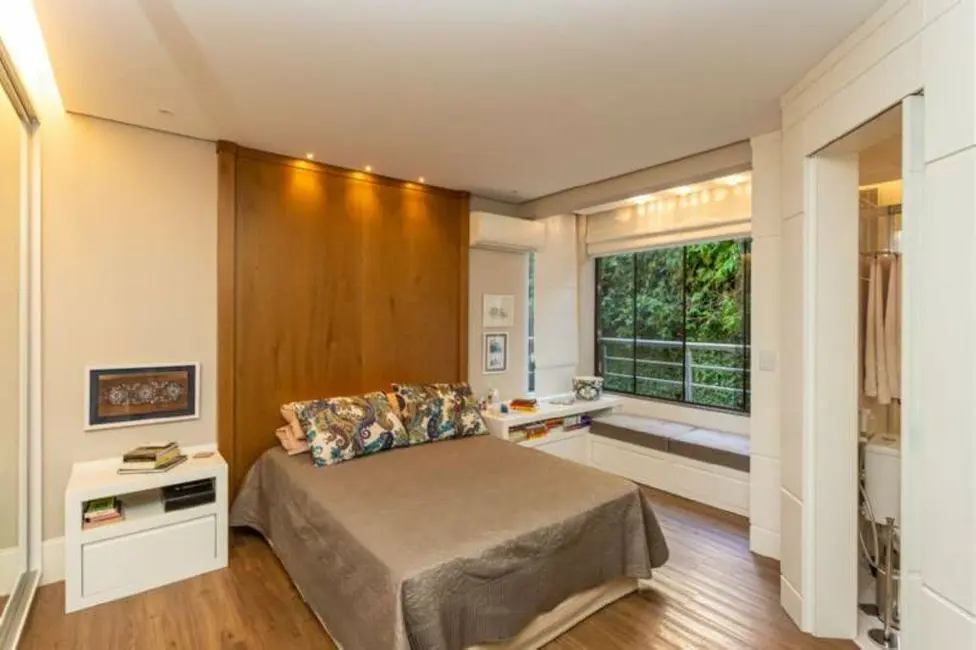 Apartamento com 3 quartos à venda, 125m2 em Menino Deus, Porto Alegre - RS - imagem 6 Foto 6 de Apartamento com 3 quartos à venda, 125m2 em Menino Deus, Porto Alegre - RS