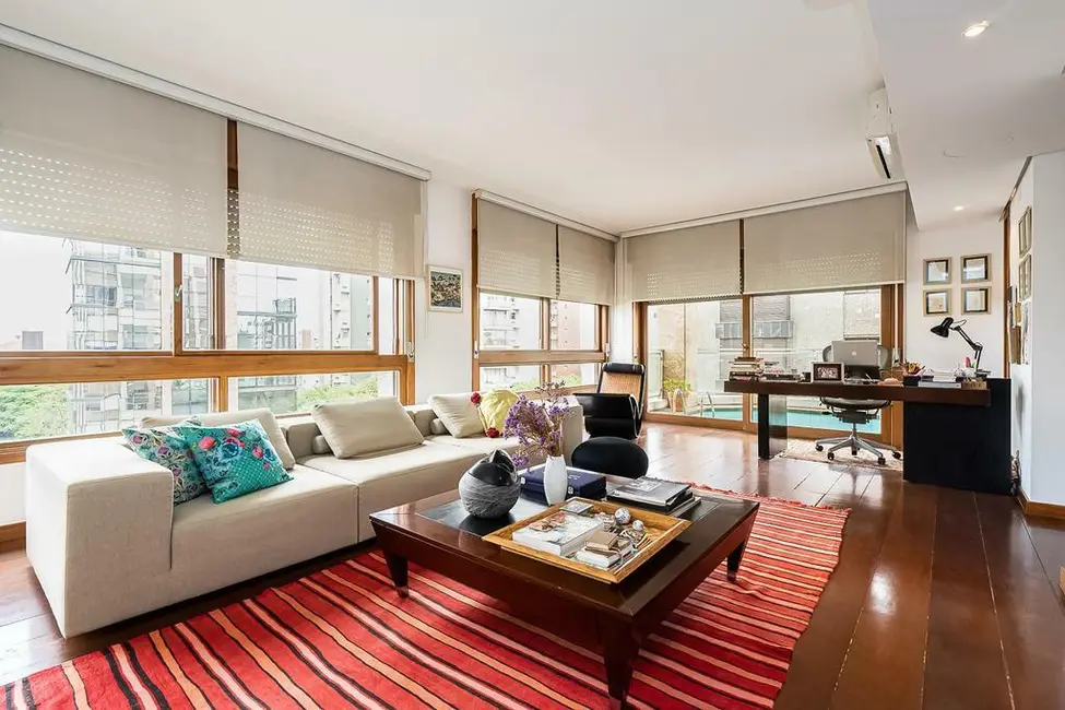 Foto 9 de Apartamento com 3 quartos à venda, 347m2 em Rio Branco, Porto Alegre - RS