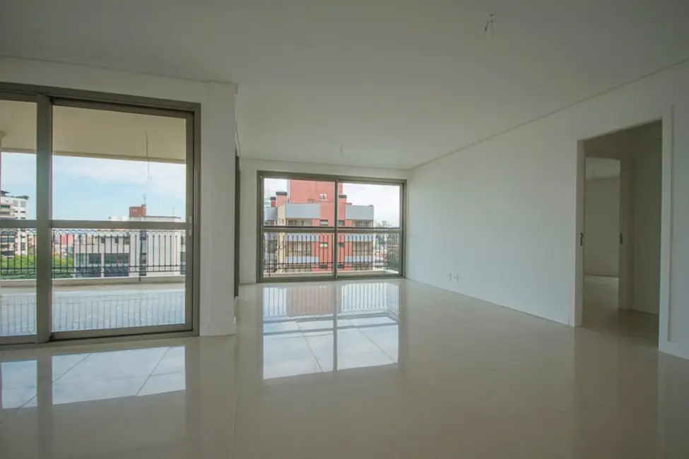 Cobertura com 3 quartos à venda, 176m2 em Três Figueiras, Porto Alegre - RS - imagem 6 Foto 6 de Cobertura com 3 quartos à venda, 176m2 em Três Figueiras, Porto Alegre - RS