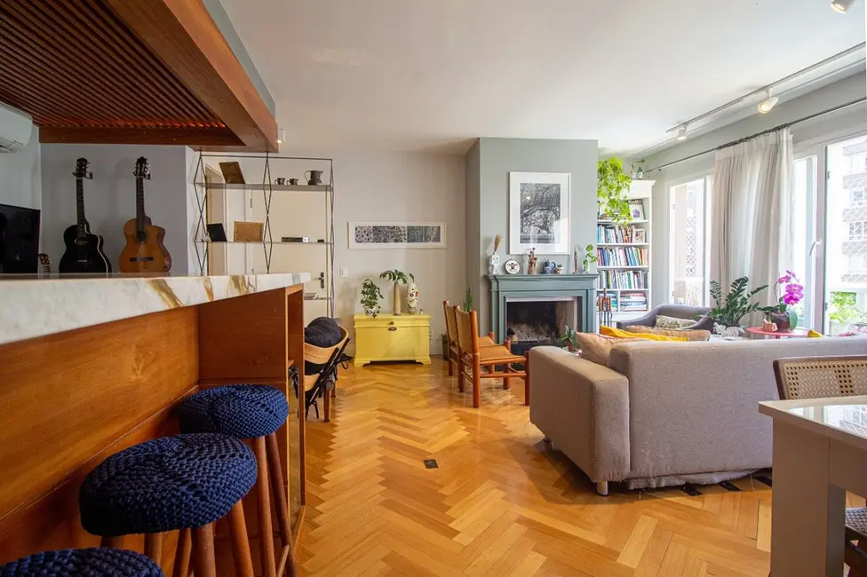 Apartamento com 3 quartos à venda, 128m2 em Menino Deus, Porto Alegre - RS - imagem 8 Foto 8 de Apartamento com 3 quartos à venda, 128m2 em Menino Deus, Porto Alegre - RS