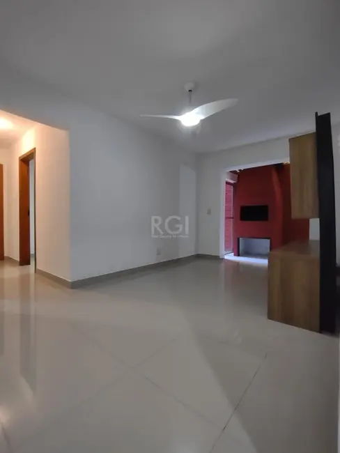 Foto 2 de Apartamento com 2 quartos à venda, 61m2 em Medianeira, Porto Alegre - RS
