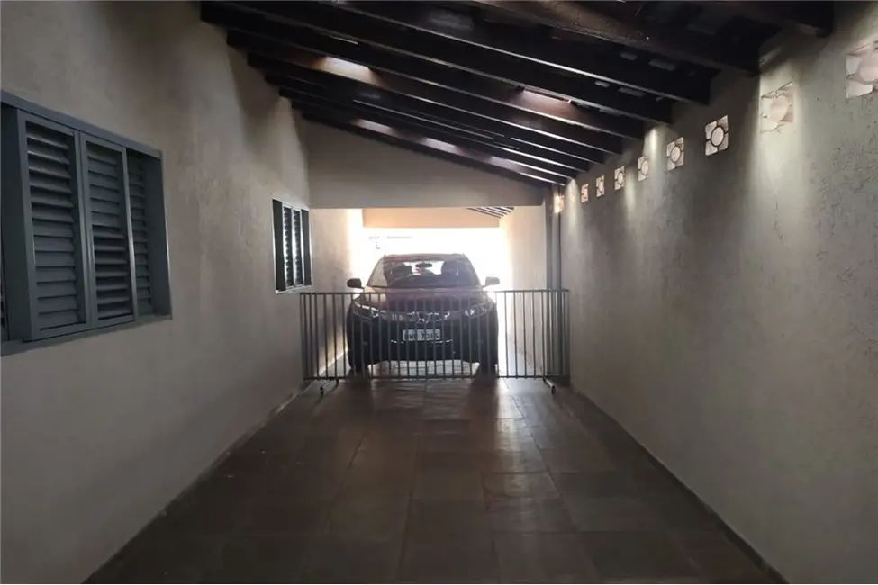 Foto 3 de Casa com 3 quartos à venda, 150m2 em Nogueira, Barretos - SP