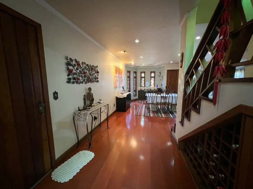 Casa com 3 quartos à venda, 307m2 em Estância Velha, Canoas - RS - imagem 8 Foto 8 de Casa com 3 quartos à venda, 307m2 em Estância Velha, Canoas - RS