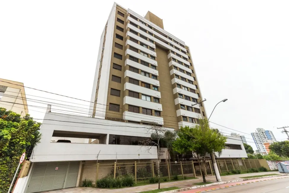 Foto 2 de Apartamento com 2 quartos à venda, 70m2 em Menino Deus, Porto Alegre - RS