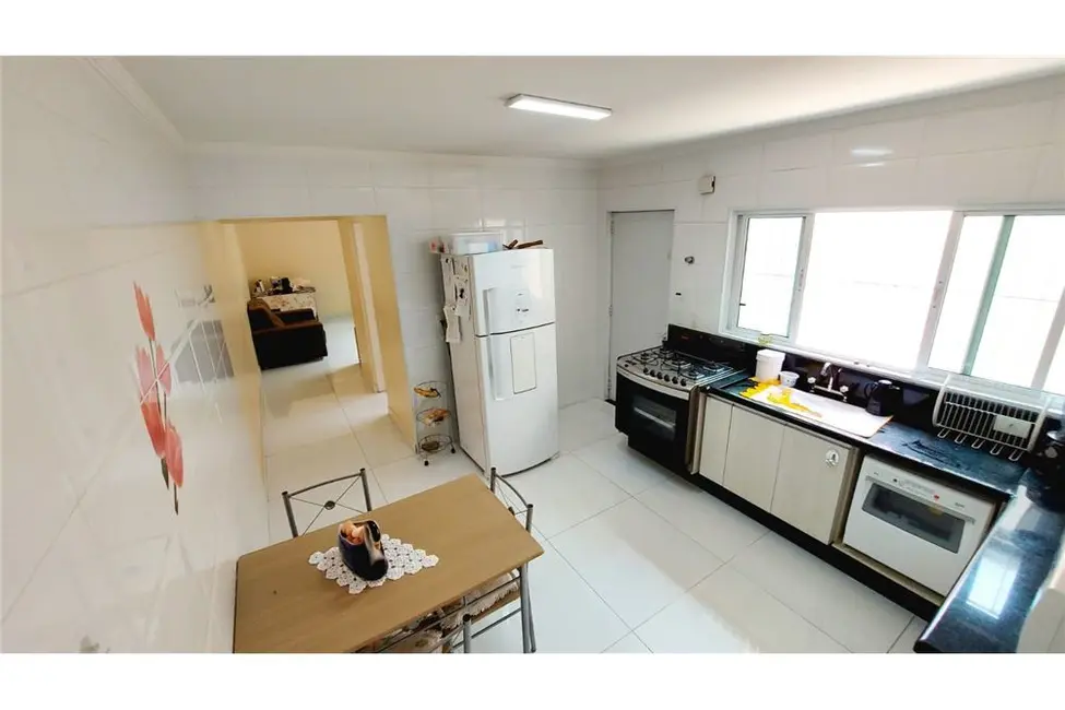 Foto 2 de Casa com 2 quartos à venda, 120m2 em Vila Paranaguá, São Paulo - SP