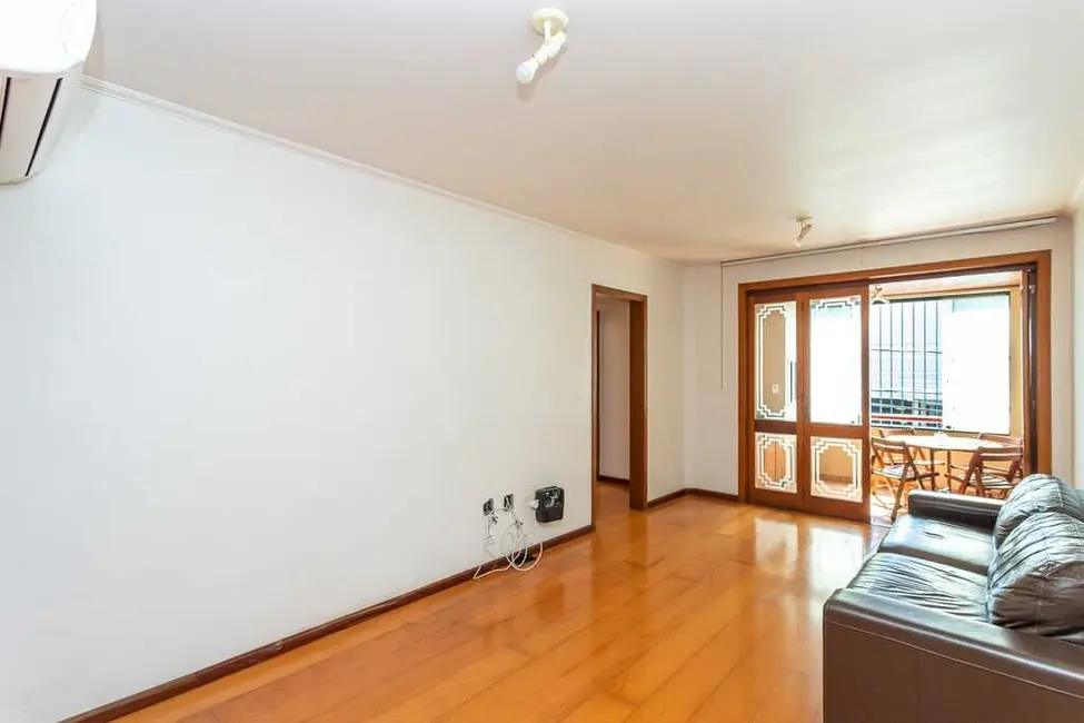 Foto 1 de Apartamento com 2 quartos à venda, 85m2 em Passo da Areia, Porto Alegre - RS