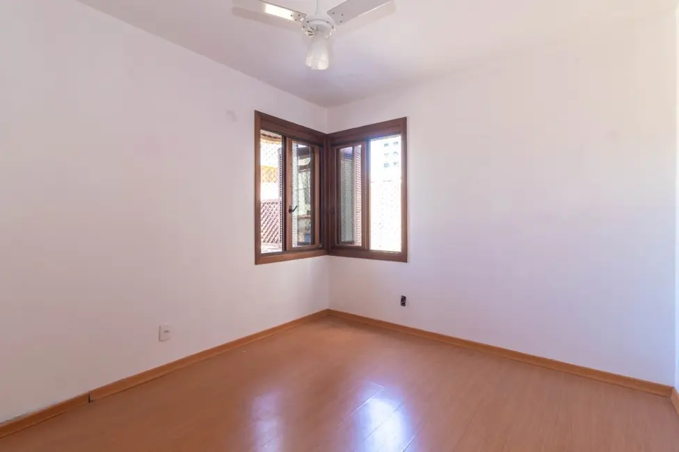 Apartamento com 3 quartos à venda, 162m2 em Bela Vista, Porto Alegre - RS - imagem 8 Foto 8 de Apartamento com 3 quartos à venda, 162m2 em Bela Vista, Porto Alegre - RS