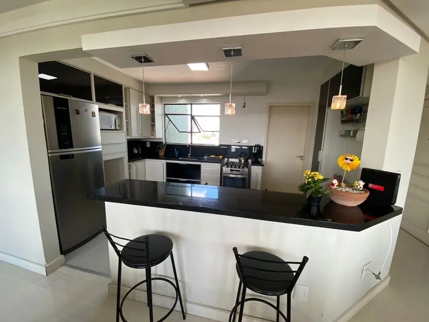 Apartamento com 3 quartos à venda, 118m2 em Centro, Canoas - RS - imagem 8 Foto 8 de Apartamento com 3 quartos à venda, 118m2 em Centro, Canoas - RS