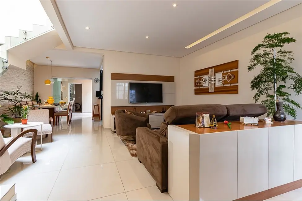 Foto 1 de Casa com 3 quartos à venda, 190m2 em Parque Imperial, São Paulo - SP