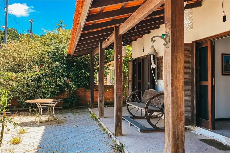 Casa com 2 quartos à venda, 200m2 em Bombinhas - SC - imagem 6 Foto 6 de Casa com 2 quartos à venda, 200m2 em Bombinhas - SC