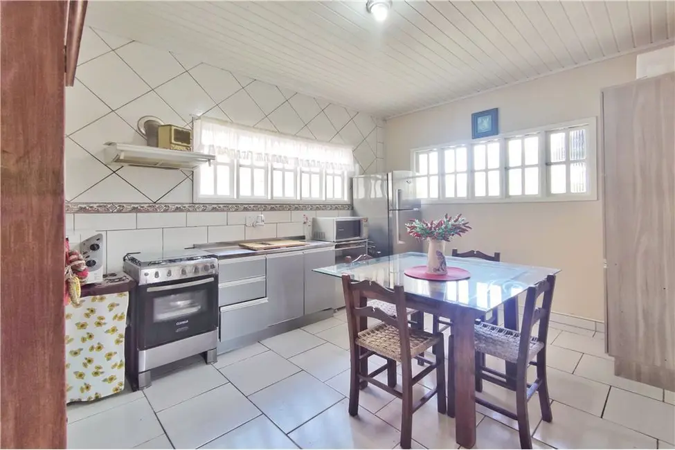 Casa com 2 quartos à venda, 121m2 em Partenon, Porto Alegre - RS - imagem 4 Foto 4 de Casa com 2 quartos à venda, 121m2 em Partenon, Porto Alegre - RS