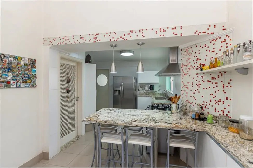 Foto 4 de Casa com 4 quartos à venda, 307m2 em Jardim Prudência, São Paulo - SP