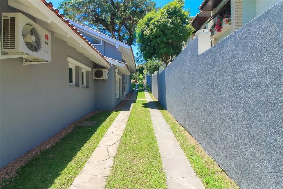 Casa com 3 quartos à venda, 250m2 em Ipanema, Porto Alegre - RS - imagem 5 Foto 5 de Casa com 3 quartos à venda, 250m2 em Ipanema, Porto Alegre - RS