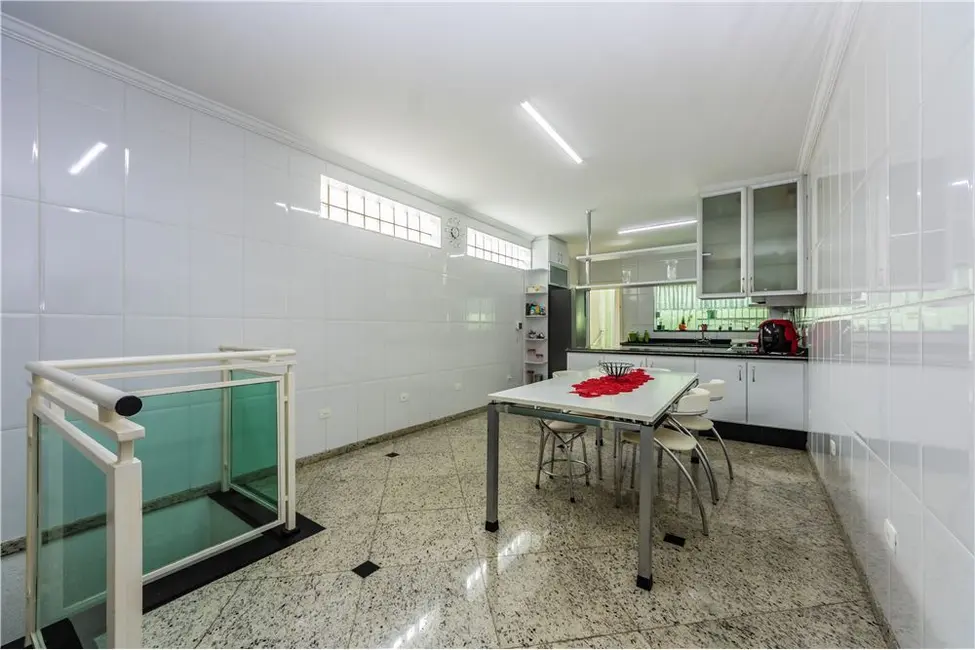 Foto 4 de Casa com 3 quartos à venda, 382m2 em Parque Sevilha, São Paulo - SP