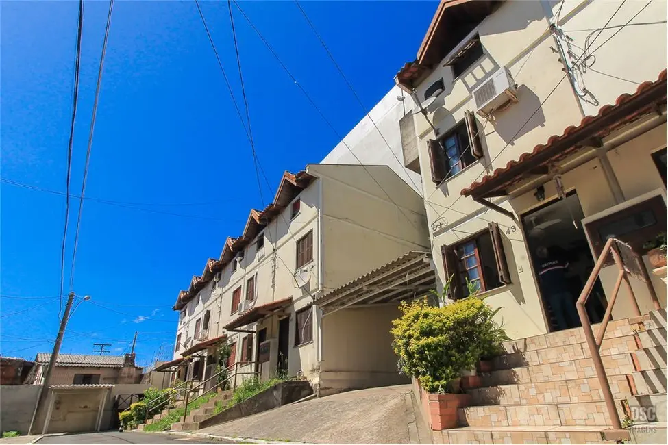 Foto 2 de Casa de Condomínio com 3 quartos à venda, 80m2 em Vila Nova, Porto Alegre - RS