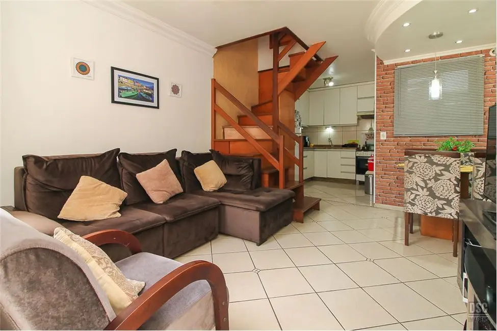 Foto 2 de Casa com 2 quartos à venda, 81m2 em Camaquã, Porto Alegre - RS