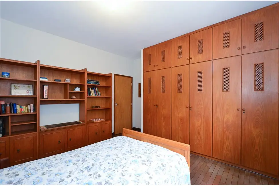 Foto 4 de Casa com 3 quartos à venda, 351m2 em Sao Jose Dos Campos - SP