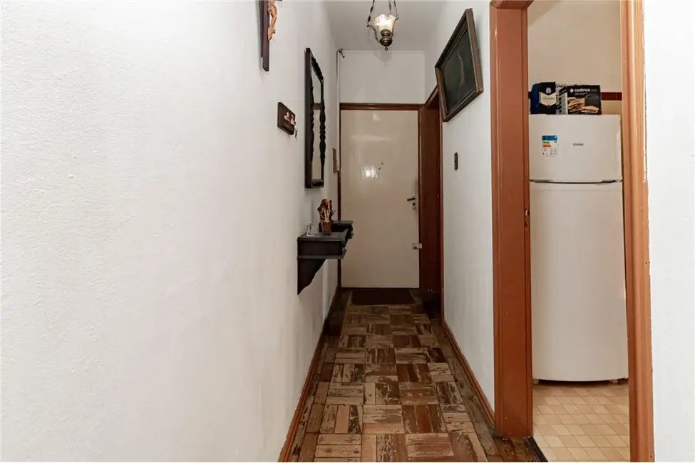 Apartamento com 4 quartos à venda, 104m2 em Menino Deus, Porto Alegre - RS - imagem 6 Foto 6 de Apartamento com 4 quartos à venda, 104m2 em Menino Deus, Porto Alegre - RS