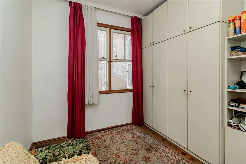 Apartamento com 4 quartos à venda, 104m2 em Menino Deus, Porto Alegre - RS - imagem 8 Foto 8 de Apartamento com 4 quartos à venda, 104m2 em Menino Deus, Porto Alegre - RS