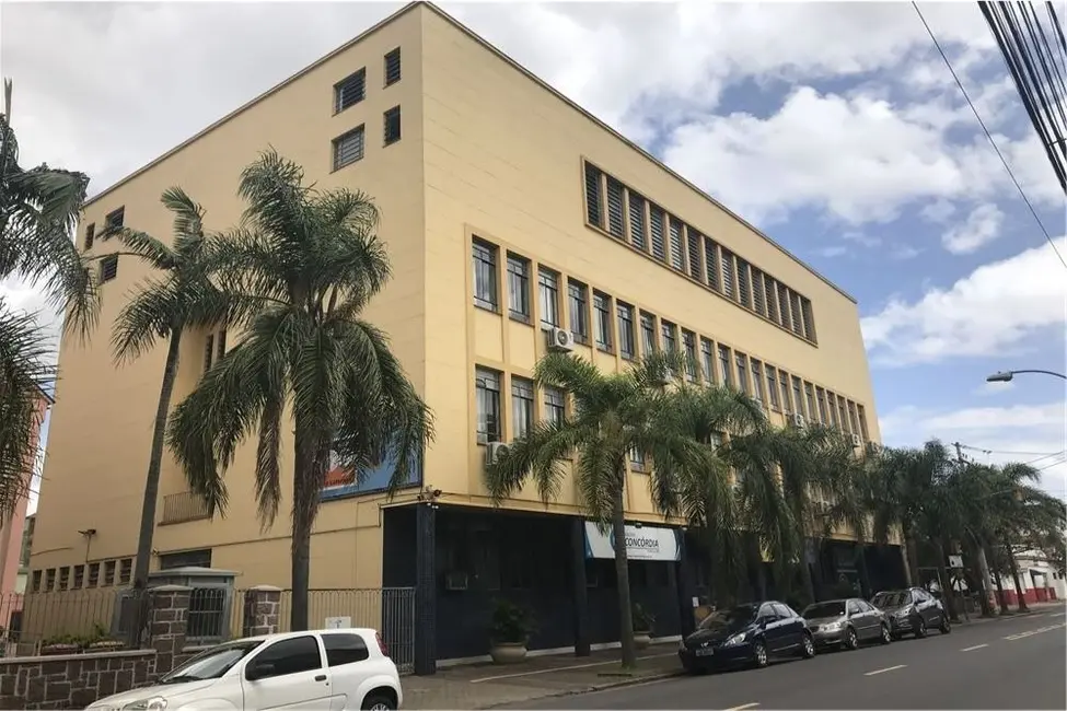 Foto 4 de Casa à venda, 315m2 em Navegantes, Porto Alegre - RS