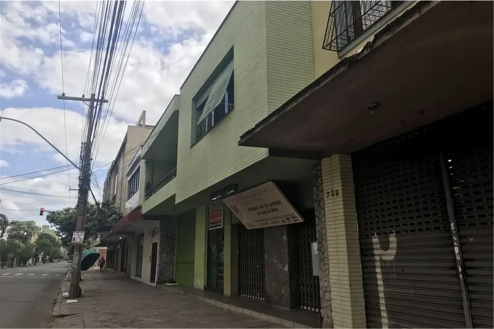 Foto 5 de Casa à venda, 315m2 em Navegantes, Porto Alegre - RS