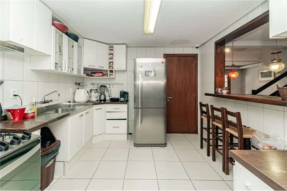 Casa com 4 quartos à venda, 241m2 em Agronomia, Porto Alegre - RS - imagem 3 Foto 3 de Casa com 4 quartos à venda, 241m2 em Agronomia, Porto Alegre - RS