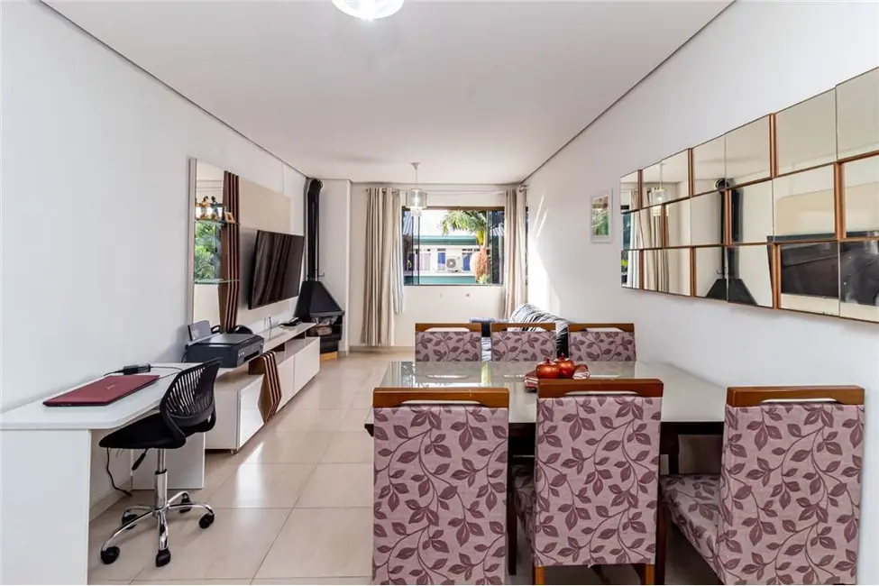 Apartamento com 2 quartos à venda, 76m2 em Centro Histórico, Porto Alegre - RS - imagem 4 Foto 4 de Apartamento com 2 quartos à venda, 76m2 em Centro Histórico, Porto Alegre - RS