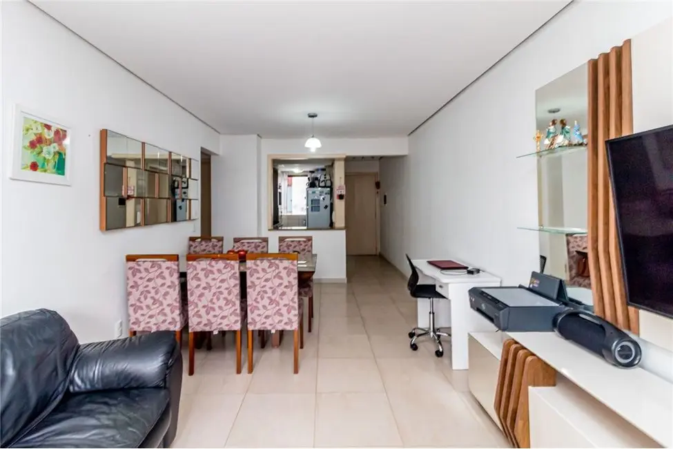 Apartamento com 2 quartos à venda, 76m2 em Centro Histórico, Porto Alegre - RS - imagem 6 Foto 6 de Apartamento com 2 quartos à venda, 76m2 em Centro Histórico, Porto Alegre - RS