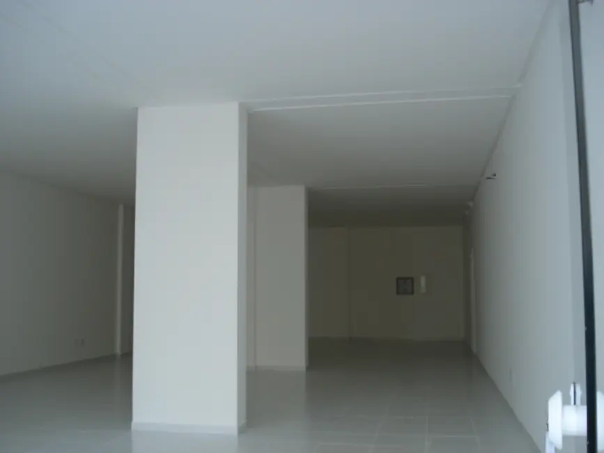 Loja à venda, 135m2 em Centro, Balneario Camboriu - SC - imagem 6 Foto 6 de Loja à venda, 135m2 em Centro, Balneario Camboriu - SC