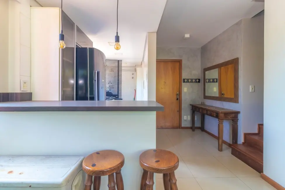 Apartamento com 2 quartos à venda, 81m2 em Passo da Areia, Porto Alegre - RS - imagem 7 Foto 7 de Apartamento com 2 quartos à venda, 81m2 em Passo da Areia, Porto Alegre - RS