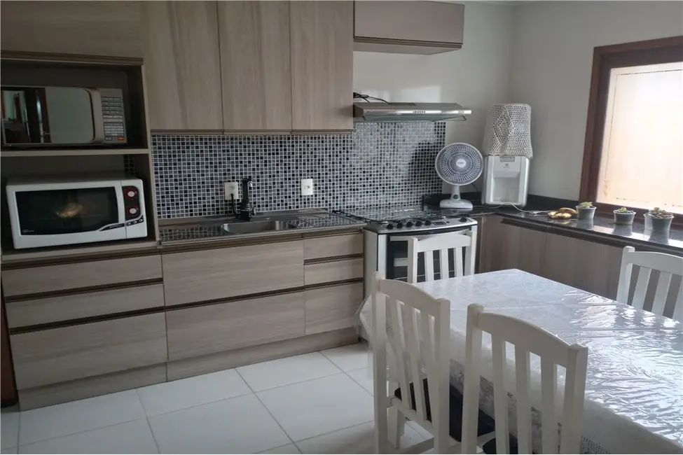 Foto 3 de Casa com 2 quartos à venda, 94m2 em Sarandi, Porto Alegre - RS