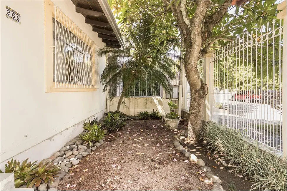 Casa com 3 quartos à venda, 151m2 em Santa Maria Goretti, Porto Alegre - RS - imagem 3 Foto 3 de Casa com 3 quartos à venda, 151m2 em Santa Maria Goretti, Porto Alegre - RS