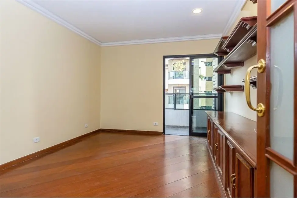 Apartamento com 5 quartos à venda, 220m2 em Indianópolis, São Paulo - SP - imagem 9 Foto 9 de Apartamento com 5 quartos à venda, 220m2 em Indianópolis, São Paulo - SP