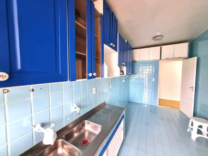 Apartamento com 3 quartos à venda, 98m2 em Rio Branco, Porto Alegre - RS - imagem 5 Foto 5 de Apartamento com 3 quartos à venda, 98m2 em Rio Branco, Porto Alegre - RS