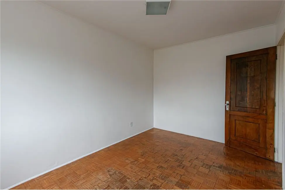 Apartamento com 2 quartos à venda, 68m2 em Teresópolis, Porto Alegre - RS - imagem 7 Foto 7 de Apartamento com 2 quartos à venda, 68m2 em Teresópolis, Porto Alegre - RS