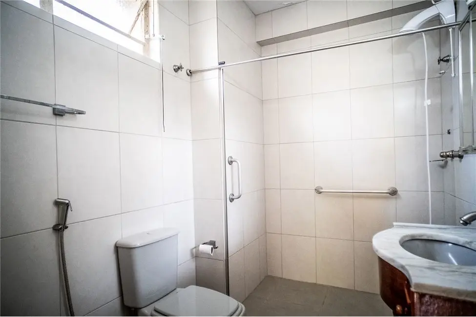 Apartamento com 3 quartos à venda, 141m2 em Menino Deus, Porto Alegre - RS - imagem 8 Foto 8 de Apartamento com 3 quartos à venda, 141m2 em Menino Deus, Porto Alegre - RS
