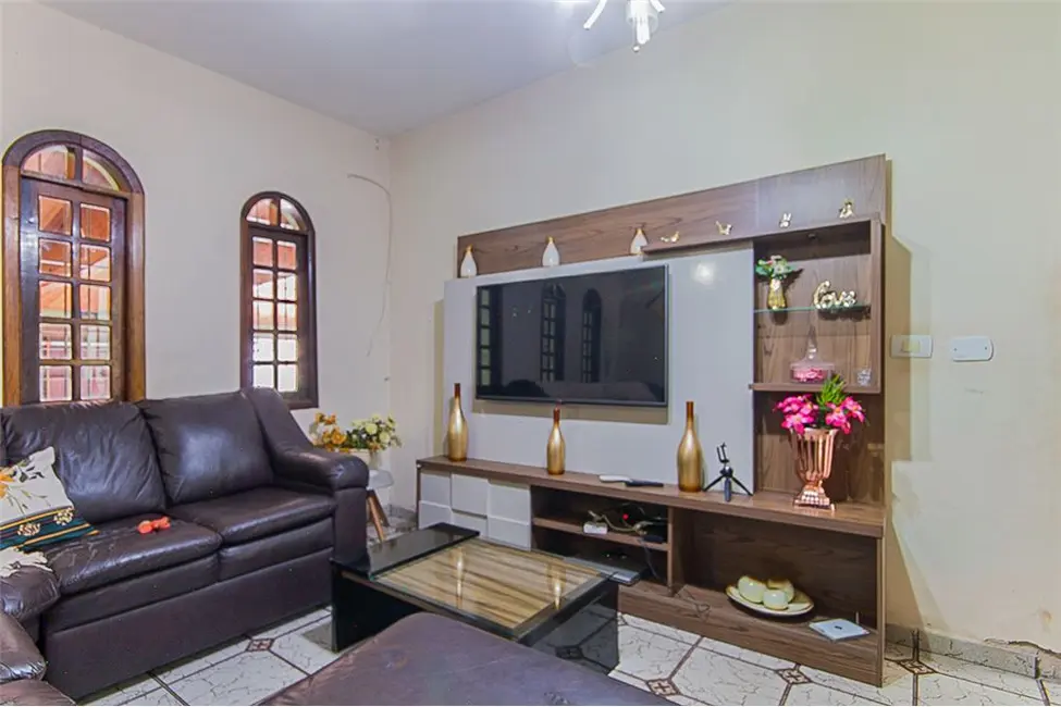 Casa com 3 quartos à venda, 259m2 em Jardim Jaraguá (Itaim Paulista), São Paulo - SP - imagem 4 Foto 4 de Casa com 3 quartos à venda, 259m2 em Jardim Jaraguá (Itaim Paulista), São Paulo - SP