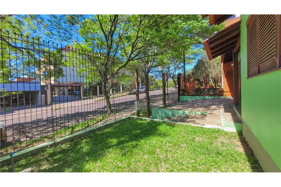 Casa com 4 quartos à venda, 267m2 em Jardim Itu, Porto Alegre - RS - imagem 4 Foto 4 de Casa com 4 quartos à venda, 267m2 em Jardim Itu, Porto Alegre - RS