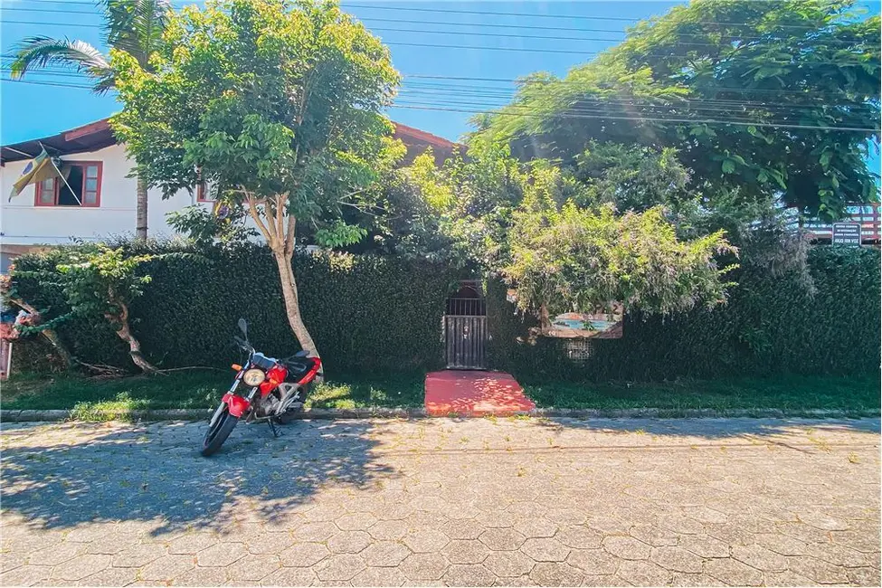 Foto 1 de Casa com 3 quartos à venda, 216m2 em Bombinhas - SC